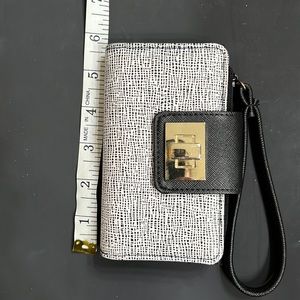 Textured White & Black Wristlet Wallet with Gold Hardware